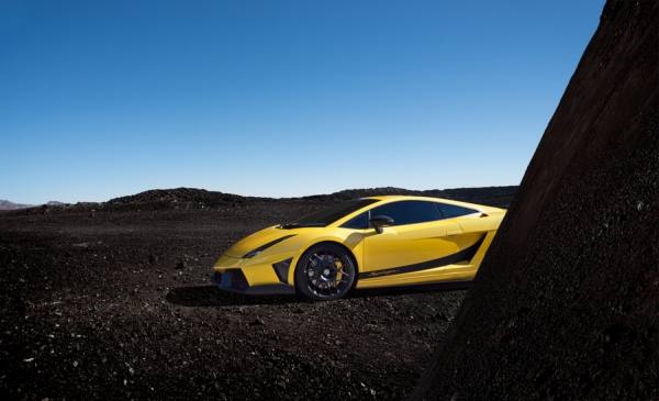 Photograph Jens Lucking Superleggera on One Eyeland